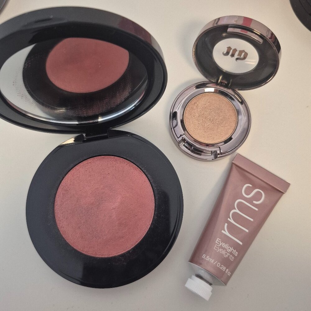 Makeup bundle RMS Saie and Urban Decay